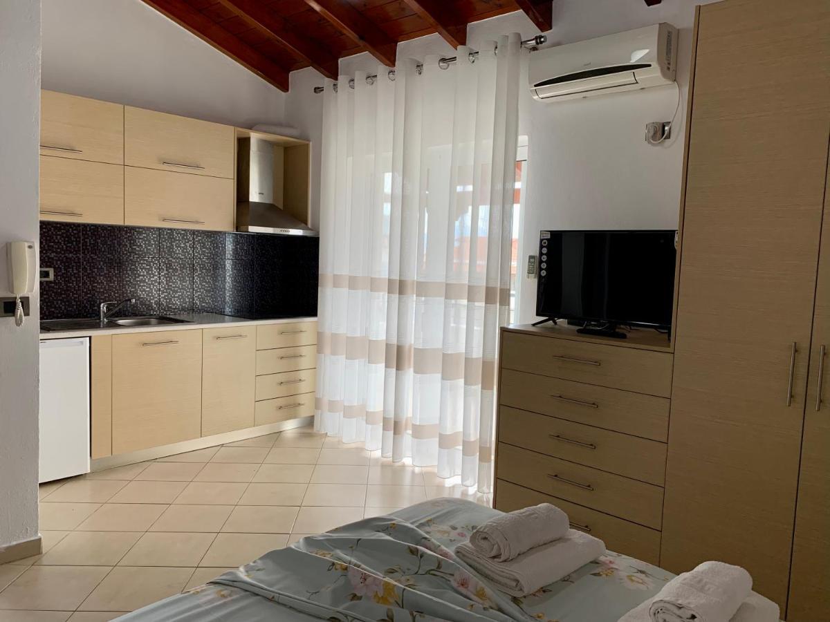 Bardhi Apts ساراندا المظهر الخارجي الصورة
